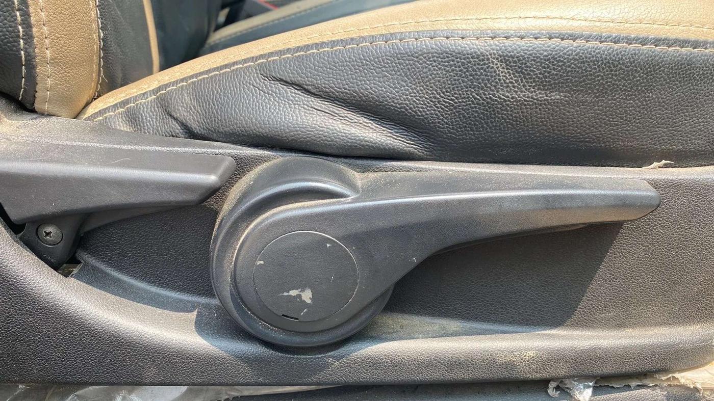2019 Tata Tiago XZ PLUS PETROL, Petrol, Manual, 28,499 km, Driver Side Adjustment Panel