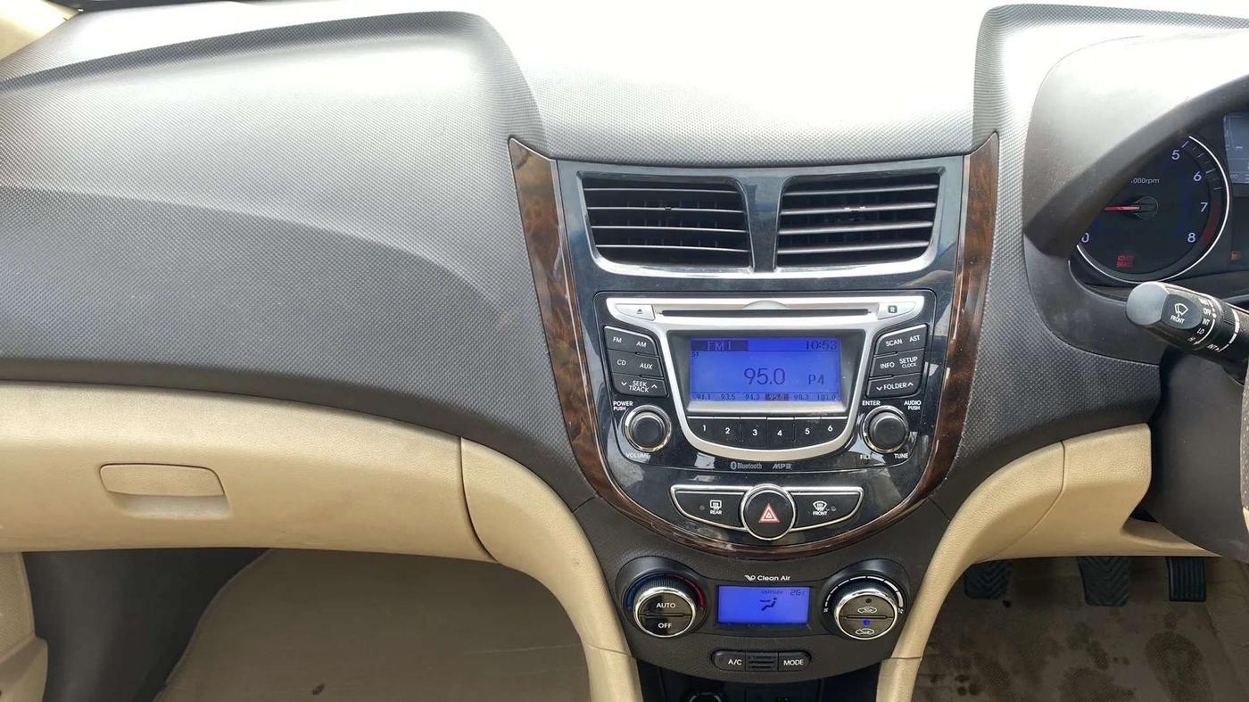 2013 Hyundai Verna FLUIDIC 1.6 VTVT EX, Petrol, Manual, 37,183 km, Air Conditioner