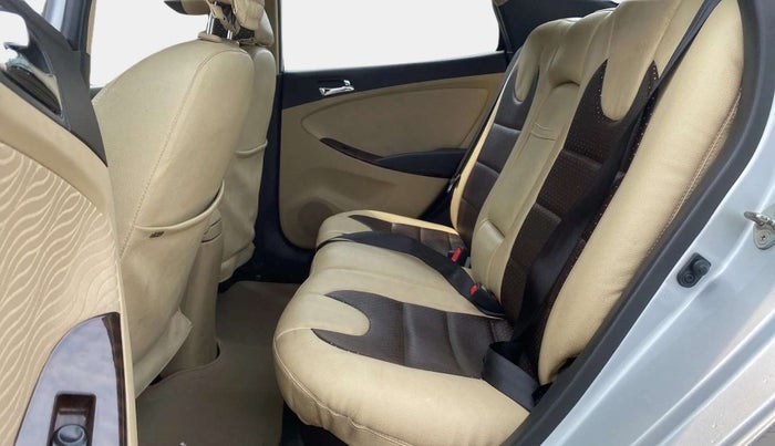 2013 Hyundai Verna FLUIDIC 1.6 VTVT EX, Petrol, Manual, 37,183 km, Right Side Rear Door Cabin