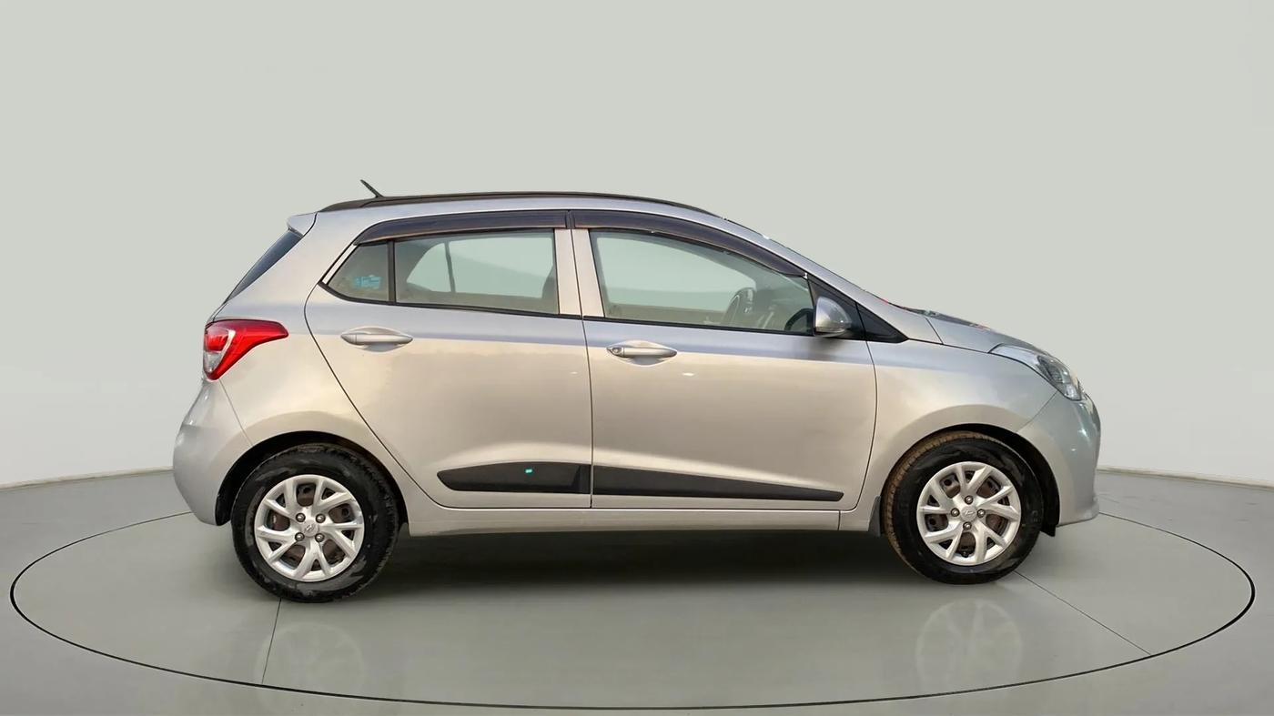 2018 Hyundai Grand i10 SPORTZ 1.2 KAPPA VTVT, Petrol, Manual, 46,842 km, Right Side View