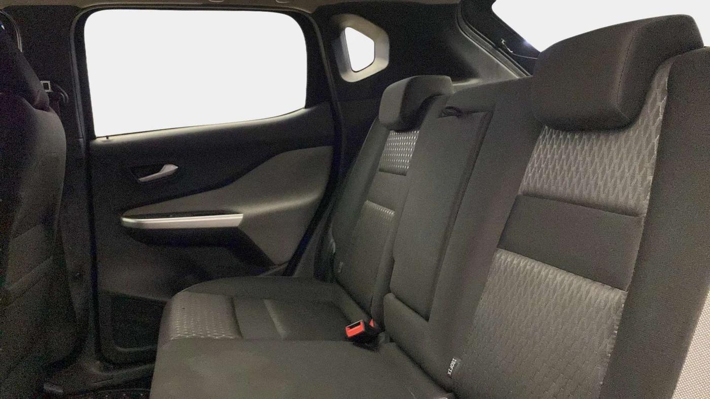 2023 Nissan MAGNITE XV MT, Petrol, Manual, 28,383 km, Right Side Rear Door Cabin