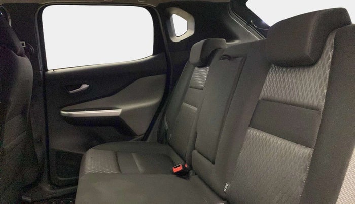 2023 Nissan MAGNITE XV MT, Petrol, Manual, 28,383 km, Right Side Rear Door Cabin