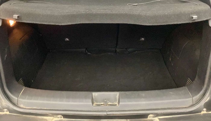 2023 Nissan MAGNITE XV MT, Petrol, Manual, 28,383 km, Boot Inside
