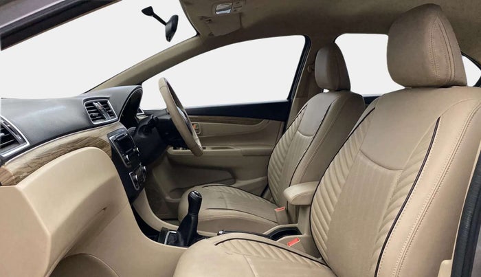 2020 Maruti Ciaz DELTA 1.5 SHVS MT PETROL, Petrol, Manual, 30,330 km, Right Side Front Door Cabin