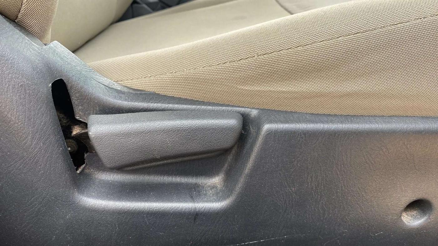 2016 Maruti Alto K10 VXI, Petrol, Manual, 31,933 km, Driver Side Adjustment Panel