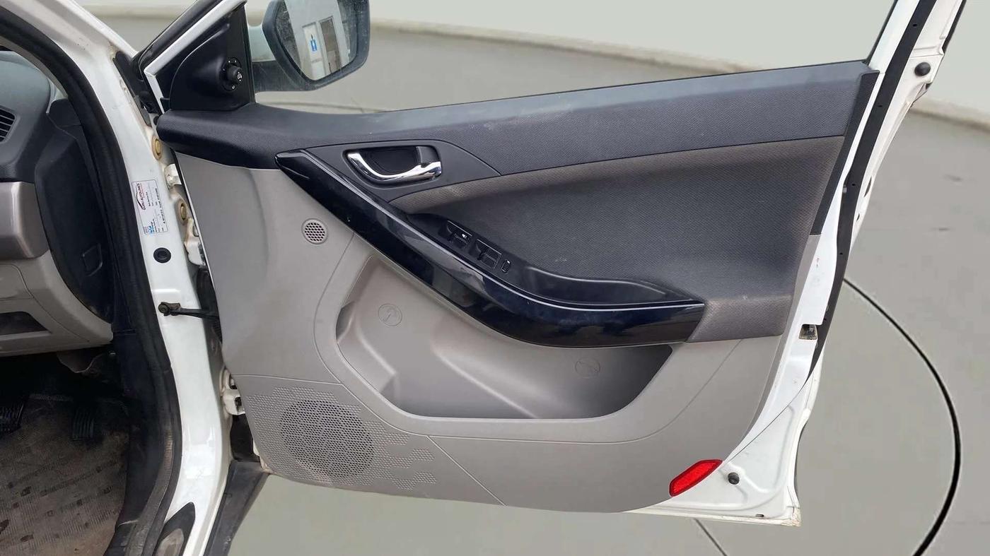 2019 Tata NEXON XZA PLUS DIESEL, Diesel, Automatic, 18,971 km, Driver Side Door Panels Control