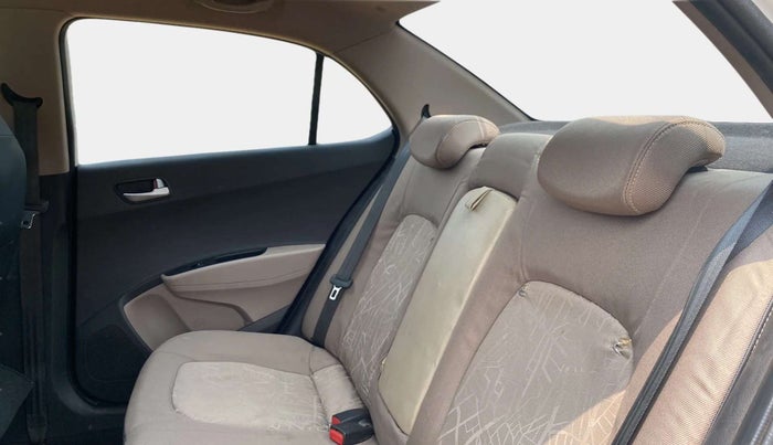 2015 Hyundai Xcent SX 1.2, Petrol, Manual, 75,475 km, Right Side Rear Door Cabin