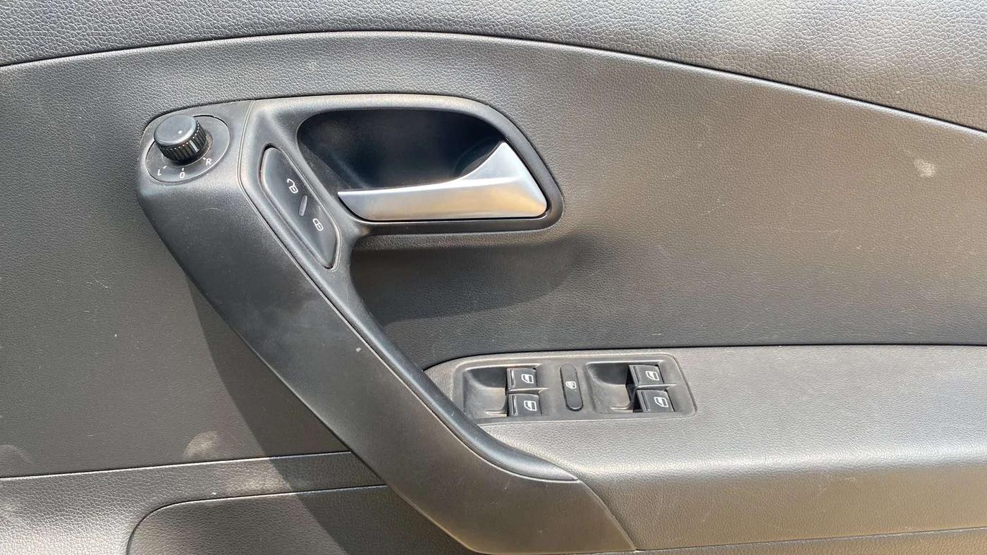 2019 Volkswagen Polo HIGHLINE PLUS 1.5, Diesel, Manual, 90,094 km, Driver Side Door Panels Control