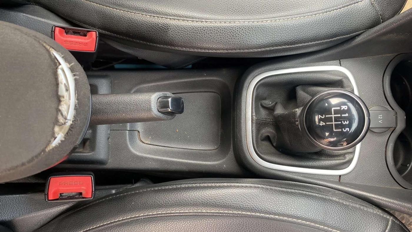 2019 Volkswagen Polo HIGHLINE PLUS 1.5, Diesel, Manual, 90,094 km, Gear Lever