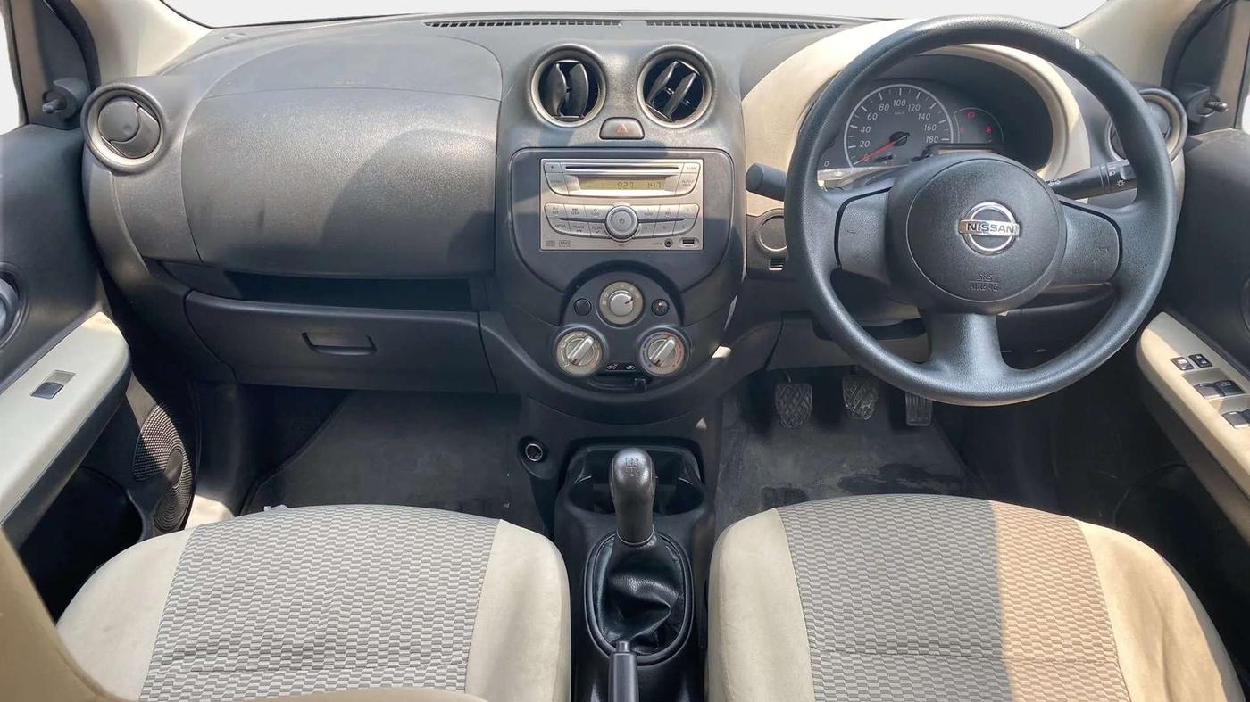 2016 Nissan Micra Active XV SAFETY PACK, Petrol, Manual, 33,210 km, Dashboard