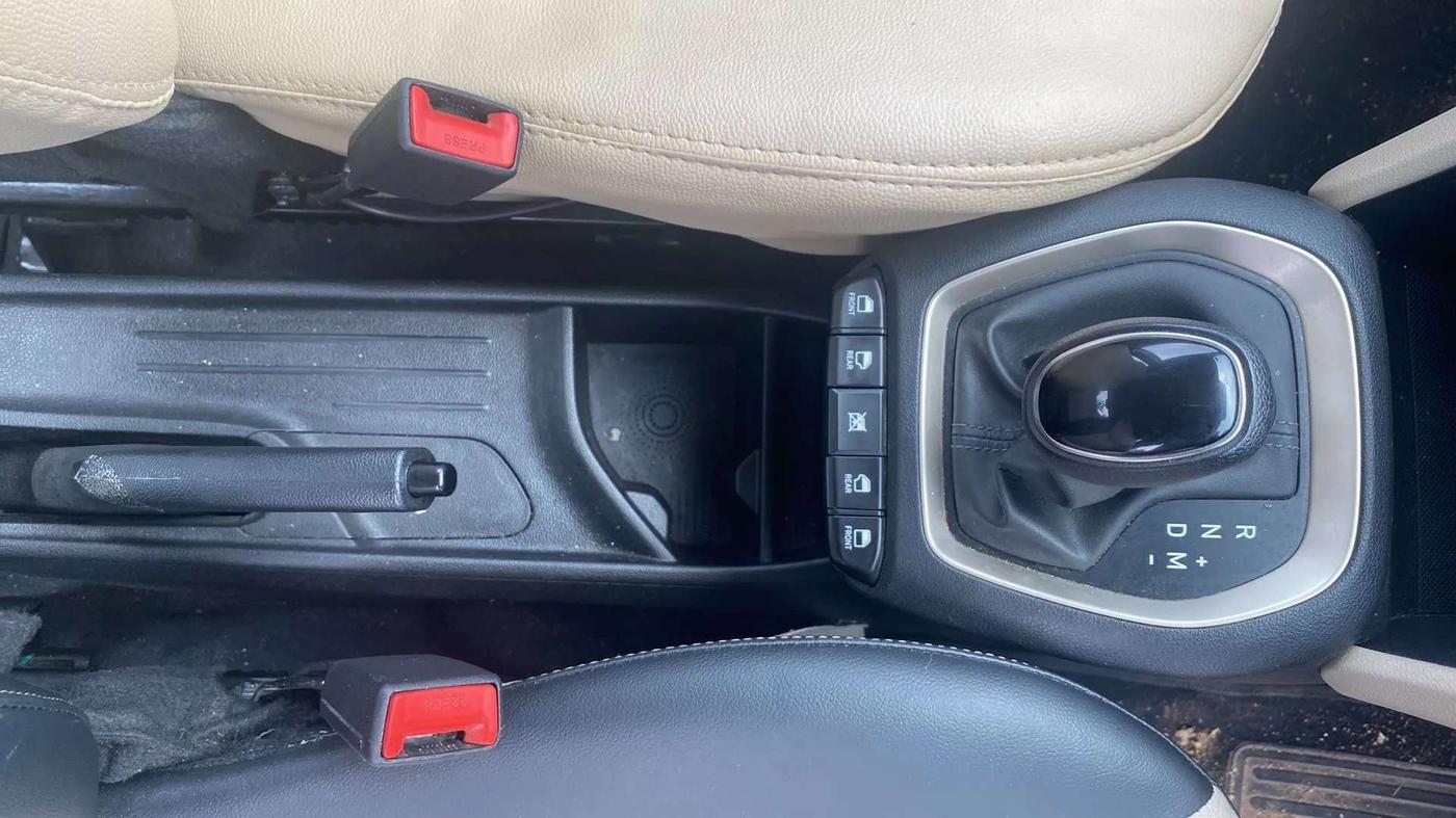 2019 Hyundai NEW SANTRO SPORTZ AMT, Petrol, Automatic, 30,447 km, Gear Lever
