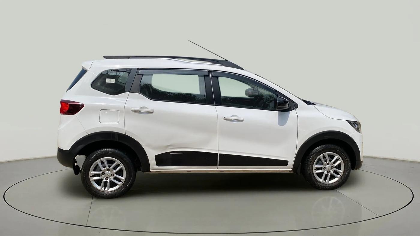 2022 Renault TRIBER RXT, Petrol, Manual, 19,273 km, Right Side View