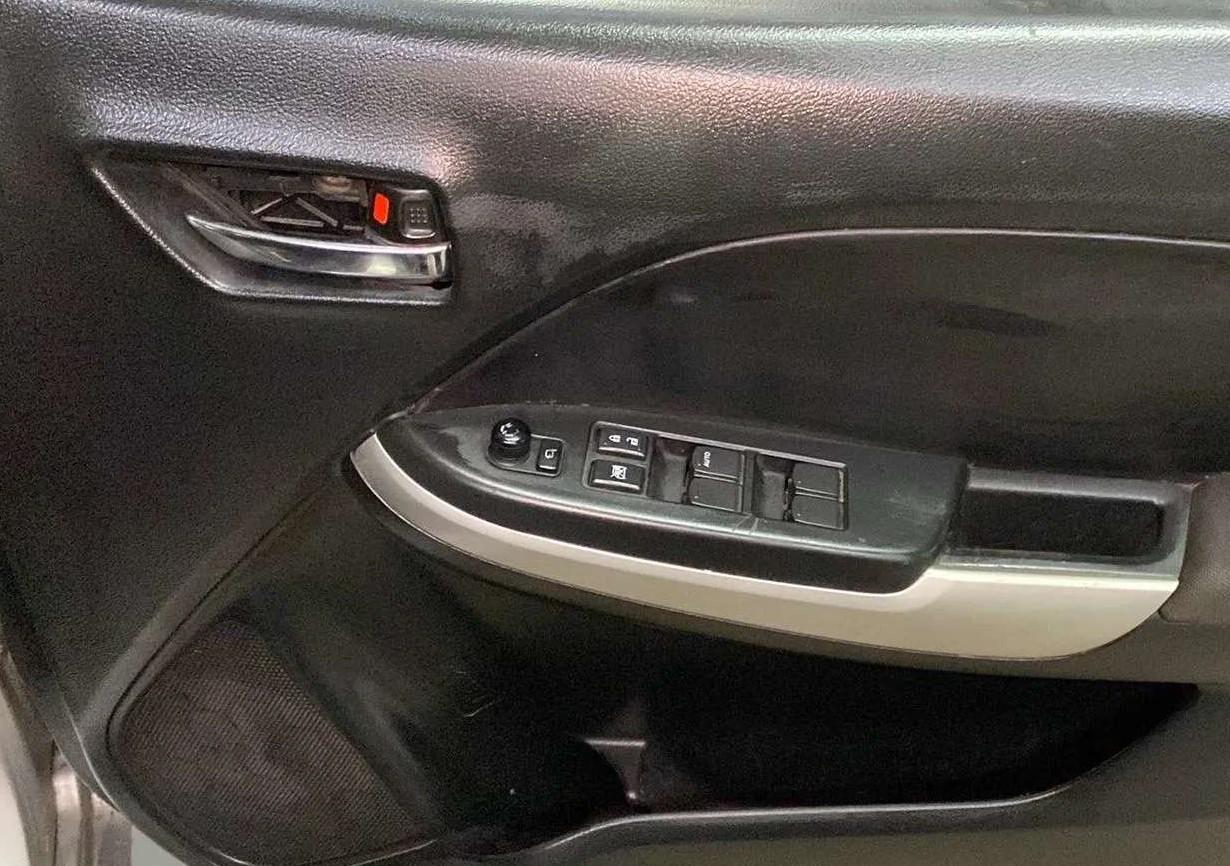 2016 Maruti Baleno ALPHA PETROL 1.2, Petrol, Manual, 79,442 km, Driver Side Door Panels Control