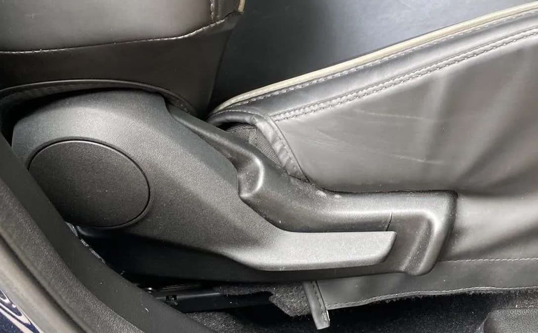 2022 Maruti Baleno DELTA PETROL 1.2, Petrol, Manual, 5,475 km, Driver Side Adjustment Panel