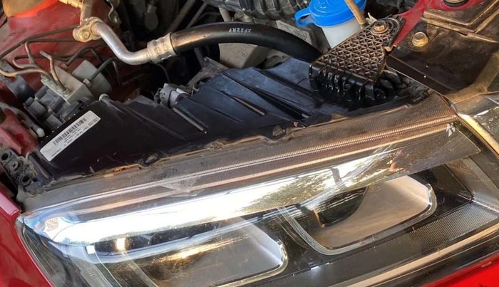 2021 Maruti Vitara Brezza VXI, Petrol, Manual, 38,410 km, Right headlight - Clamp has minor damage