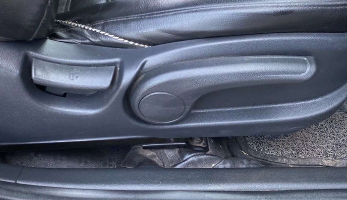 2016 Hyundai Elite i20 ASTA 1.2, Petrol, Manual, 59,060 km, Driver Side Adjustment Panel