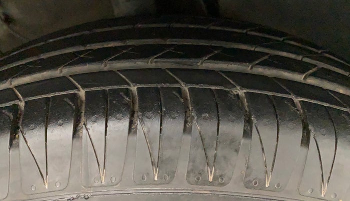 2023 KIA SONET GTX PLUS 1.5 AT, Diesel, Automatic, 10,137 km, Right Front Tyre Tread