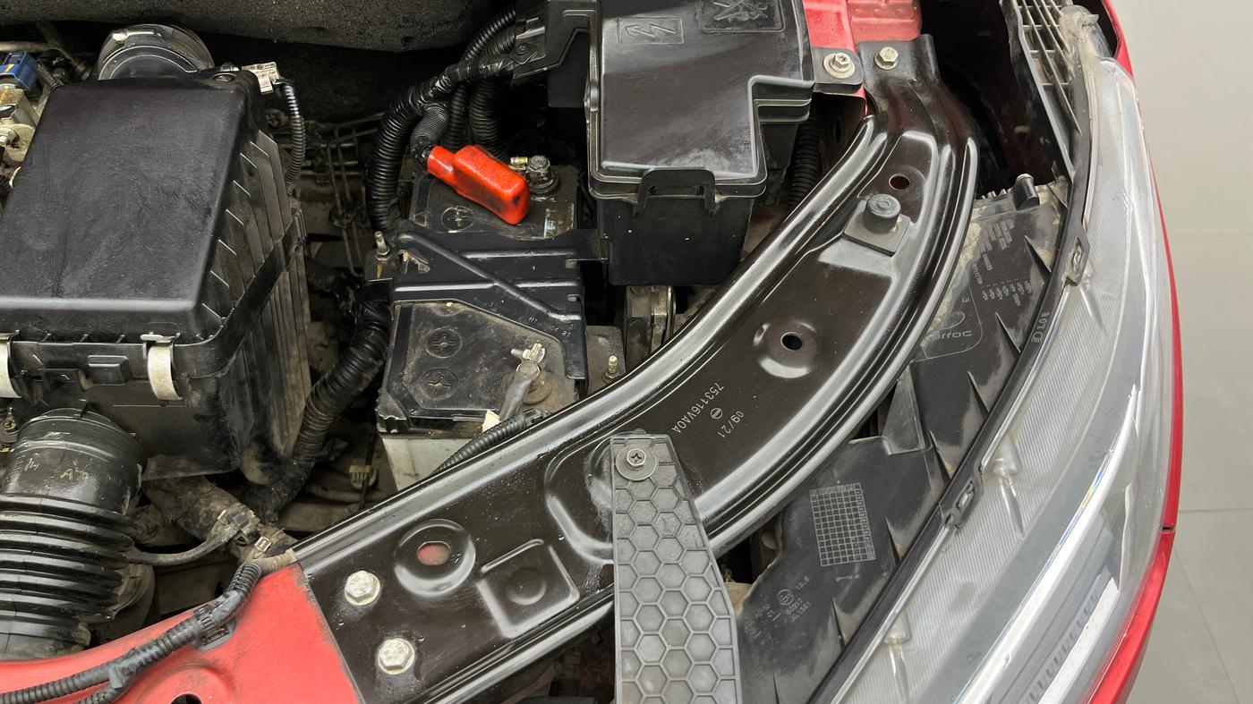 2021 Nissan MAGNITE XV PREMIUM TURBO (O) DUAL TONE, Petrol, Manual, 28,151 km, Engine View - Left