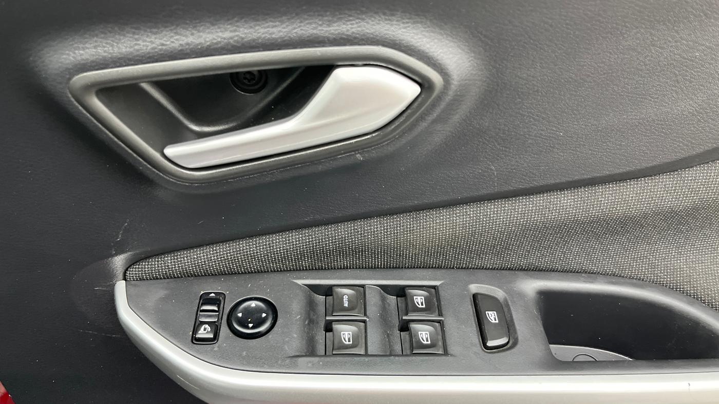 2021 Nissan MAGNITE XV PREMIUM TURBO (O) DUAL TONE, Petrol, Manual, 28,151 km, Driver Side Door Panels Control