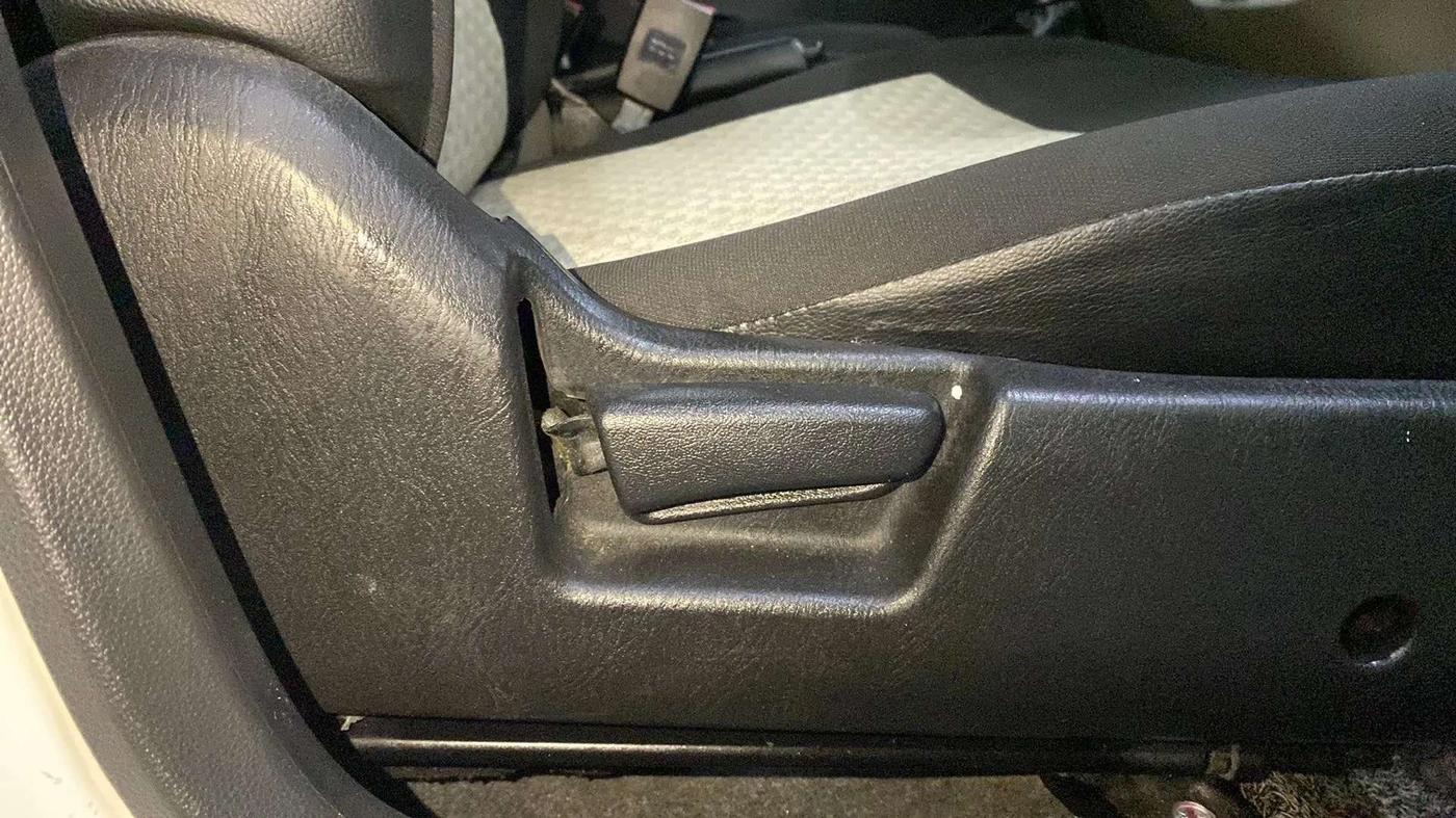 2020 Maruti Alto VXI, Petrol, Manual, 26,919 km, Driver Side Adjustment Panel