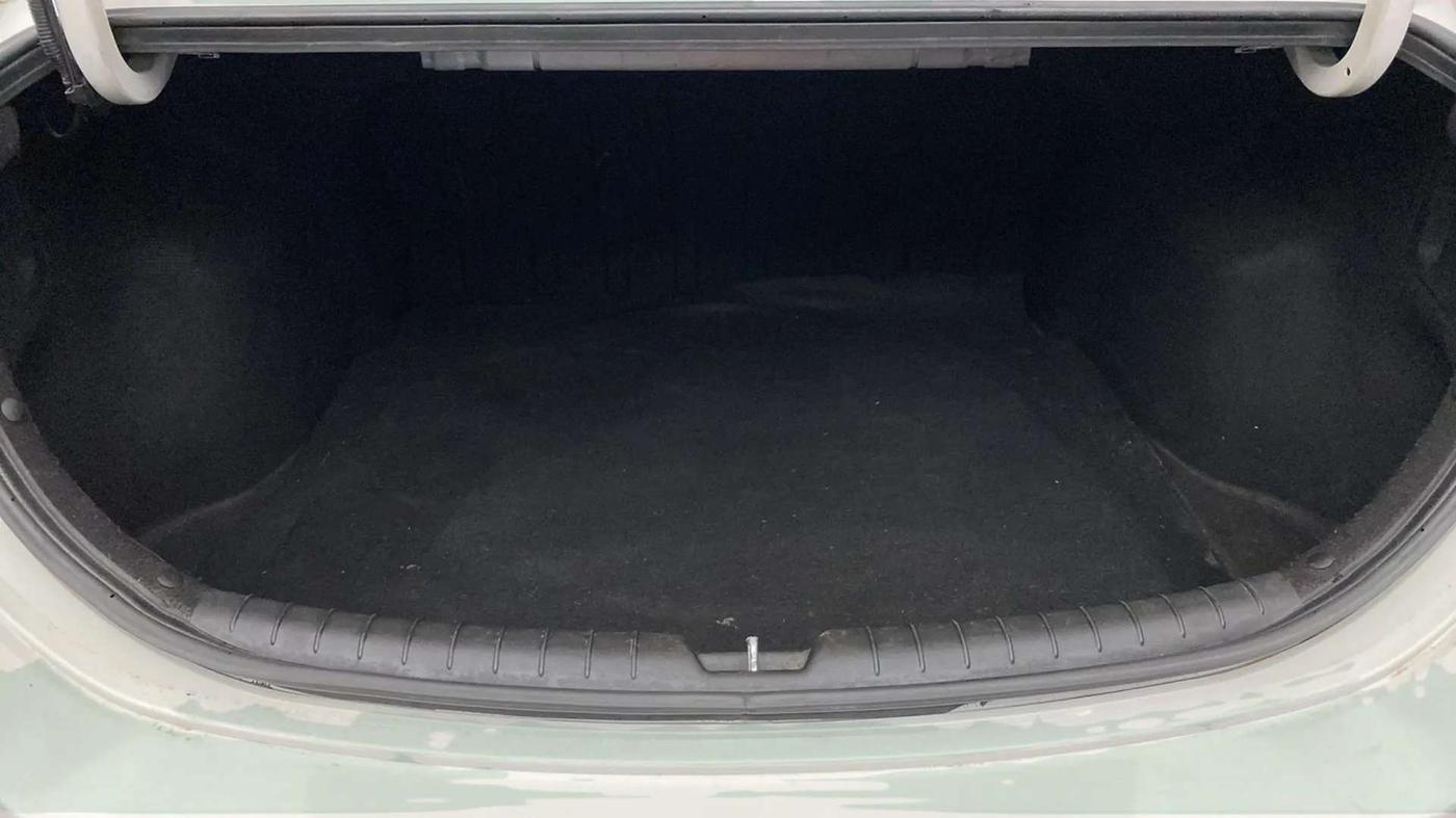 2017 Hyundai Verna 1.6 VTVT SX, Petrol, Manual, 99,461 km, Boot Inside