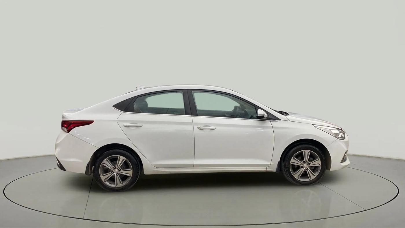 2017 Hyundai Verna 1.6 VTVT SX, Petrol, Manual, 99,461 km, Right Side View