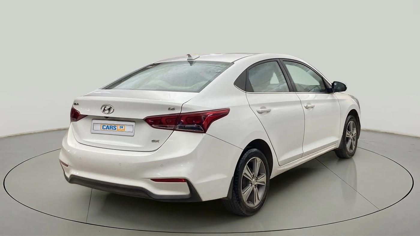 2017 Hyundai Verna 1.6 VTVT SX, Petrol, Manual, 99,461 km, Right Back Diagonal