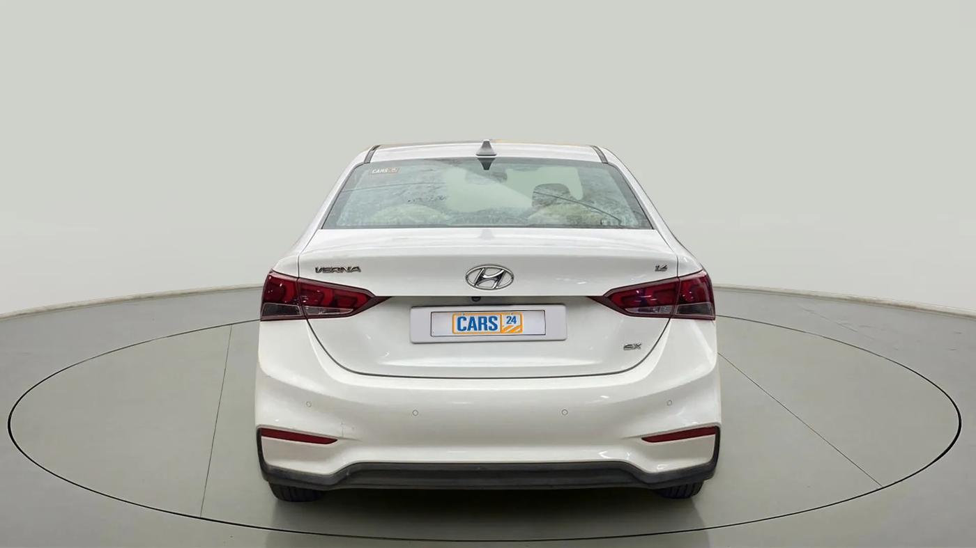 2017 Hyundai Verna 1.6 VTVT SX, Petrol, Manual, 99,461 km, Back/Rear