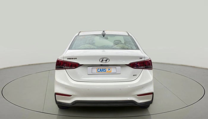 2017 Hyundai Verna 1.6 VTVT SX, Petrol, Manual, 98,914 km, Back/Rear