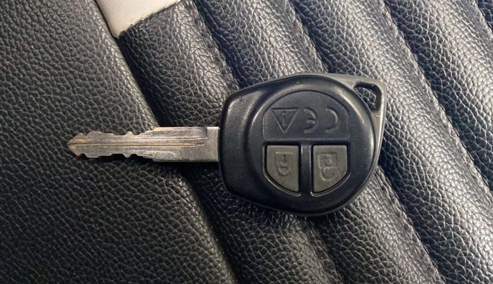 2021 Maruti Swift VXI, Petrol, Manual, 70,157 km, Key Close Up