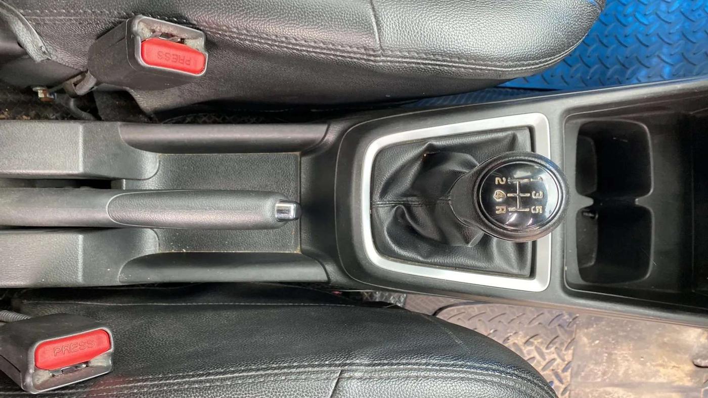 2021 Maruti Swift VXI, Petrol, Manual, 70,157 km, Gear Lever