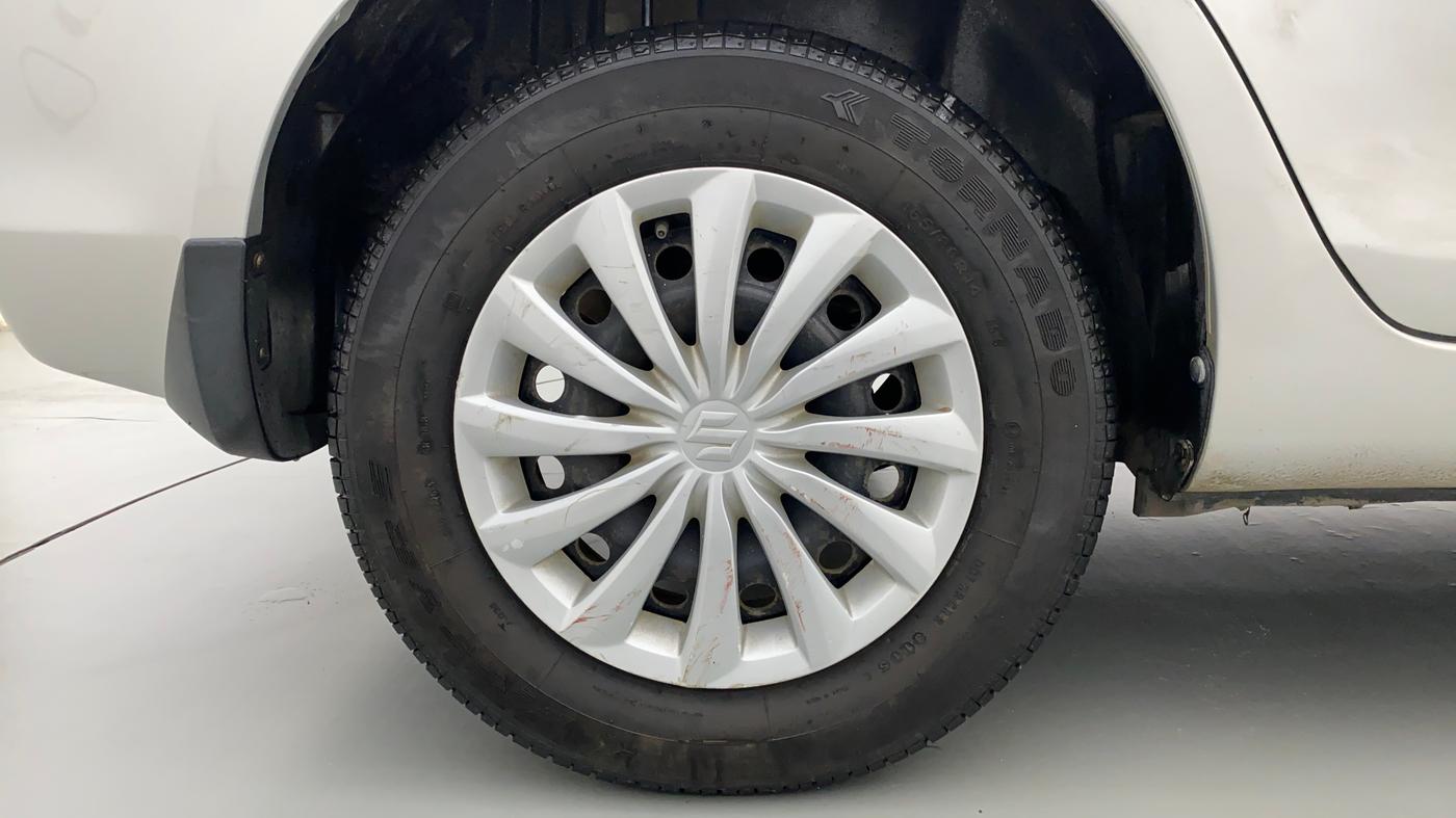 2015 Maruti Swift Dzire VXI, Petrol, Manual, 11,057 km, Right Rear Wheel