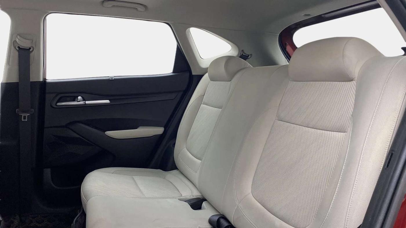 2021 KIA SELTOS HTK PLUS 1.5 IMT, Petrol, Manual, 21,215 km, Right Side Rear Door Cabin