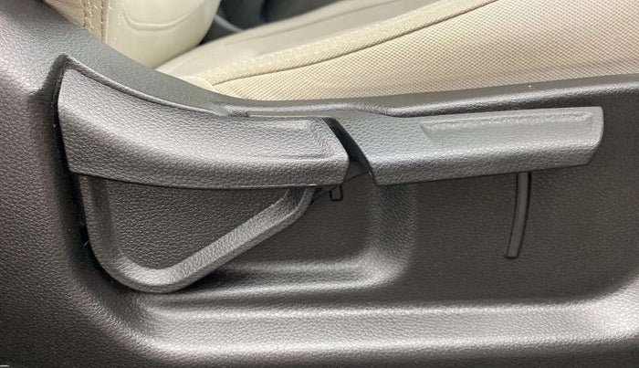 2021 KIA SELTOS HTK PLUS 1.5 IMT, Petrol, Manual, 21,215 km, Driver Side Adjustment Panel
