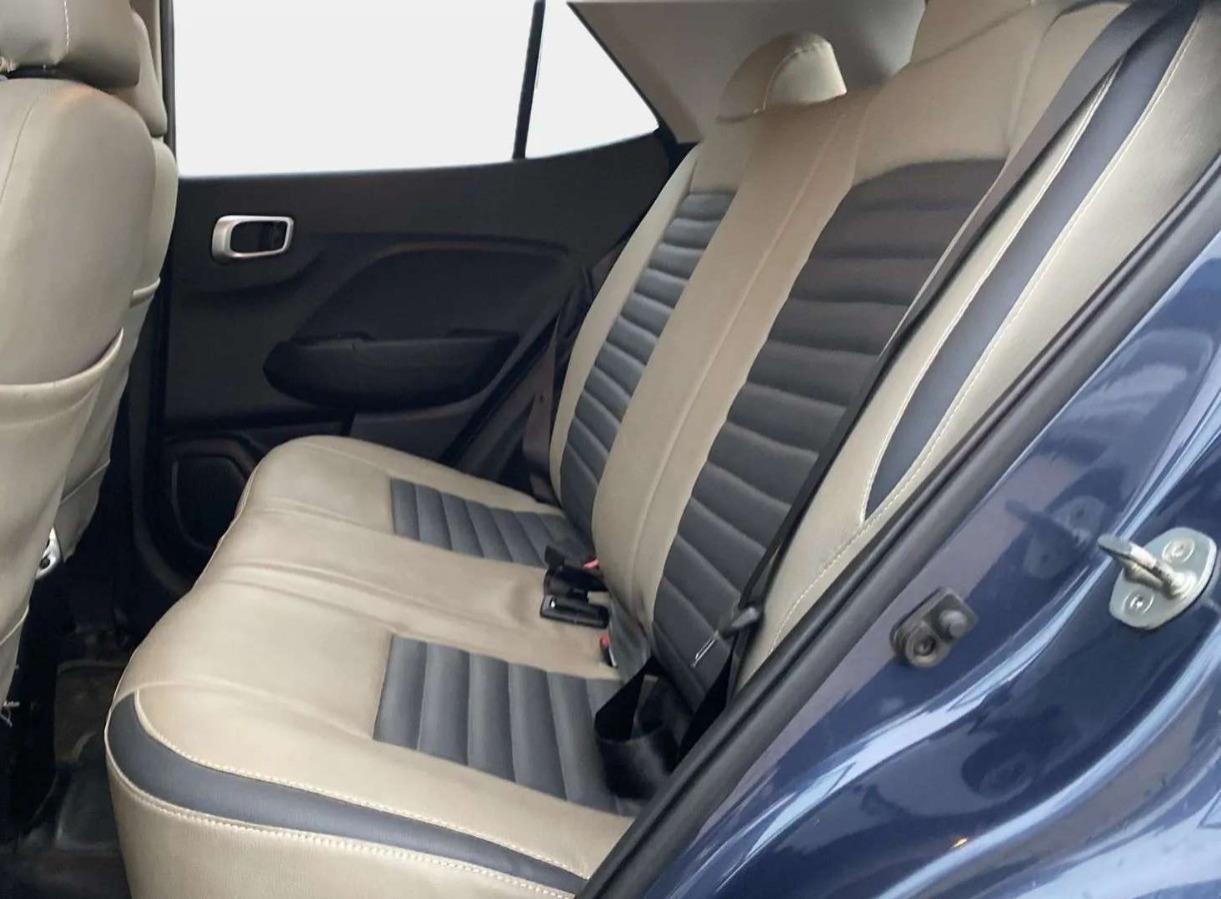 2021 Hyundai VENUE S 1.2, Petrol, Manual, 11,753 km, Right Side Rear Door Cabin