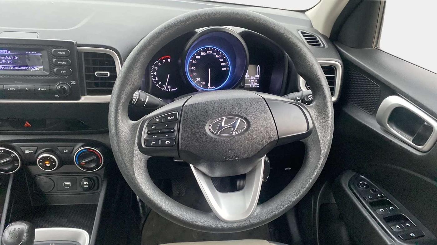 2021 Hyundai VENUE S 1.2, Petrol, Manual, 11,753 km, Steering Wheel Close Up