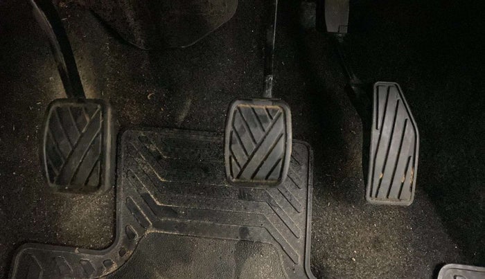 2021 Maruti XL6 ZETA MT, Petrol, Manual, 22,493 km, Pedals