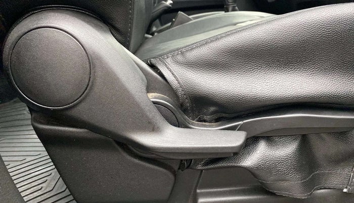 2021 Maruti XL6 ZETA MT, Petrol, Manual, 22,493 km, Driver Side Adjustment Panel