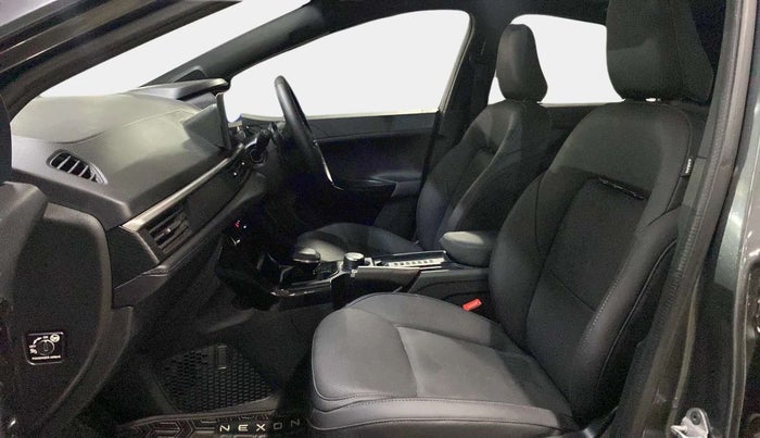 2024 Tata NEXON FEARLESS + SUNROOF DCA DUAL TONE 1.2 PETROL, Petrol, Automatic, 11,540 km, Right Side Front Door Cabin