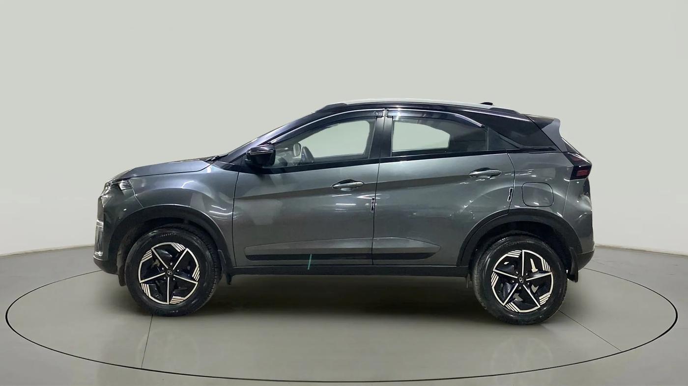 2024 Tata NEXON FEARLESS + SUNROOF DCA DUAL TONE 1.2 PETROL, Petrol, Automatic, 11,540 km, Left Side