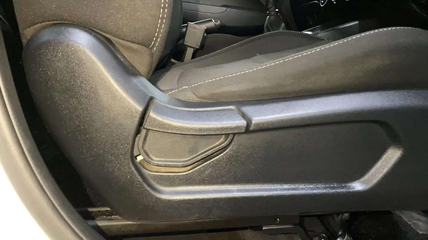 2021 Hyundai VENUE S 1.2, Petrol, Manual, 13,971 km, Driver Side Adjustment Panel
