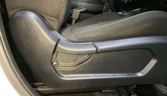 2021 Hyundai VENUE S 1.2, Petrol, Manual, 13,971 km, Driver Side Adjustment Panel