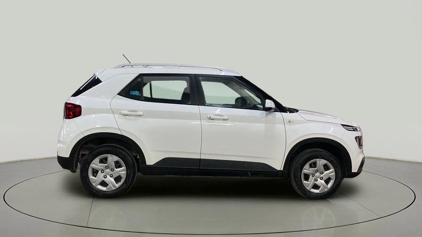 2021 Hyundai VENUE S 1.2, Petrol, Manual, 13,971 km, Right Side View