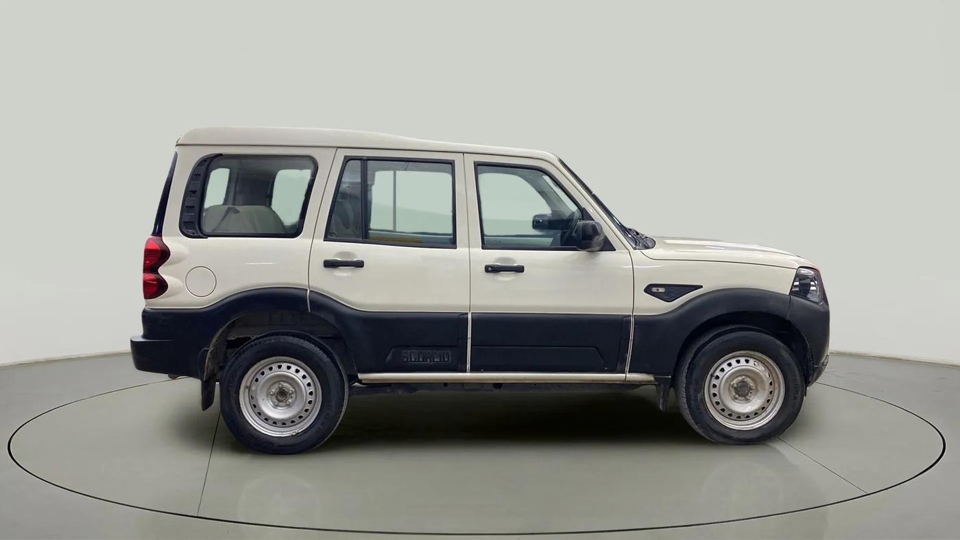2021 Mahindra Scorpio S3 PLUS, CNG, Manual, 59,176 km, Right Side View