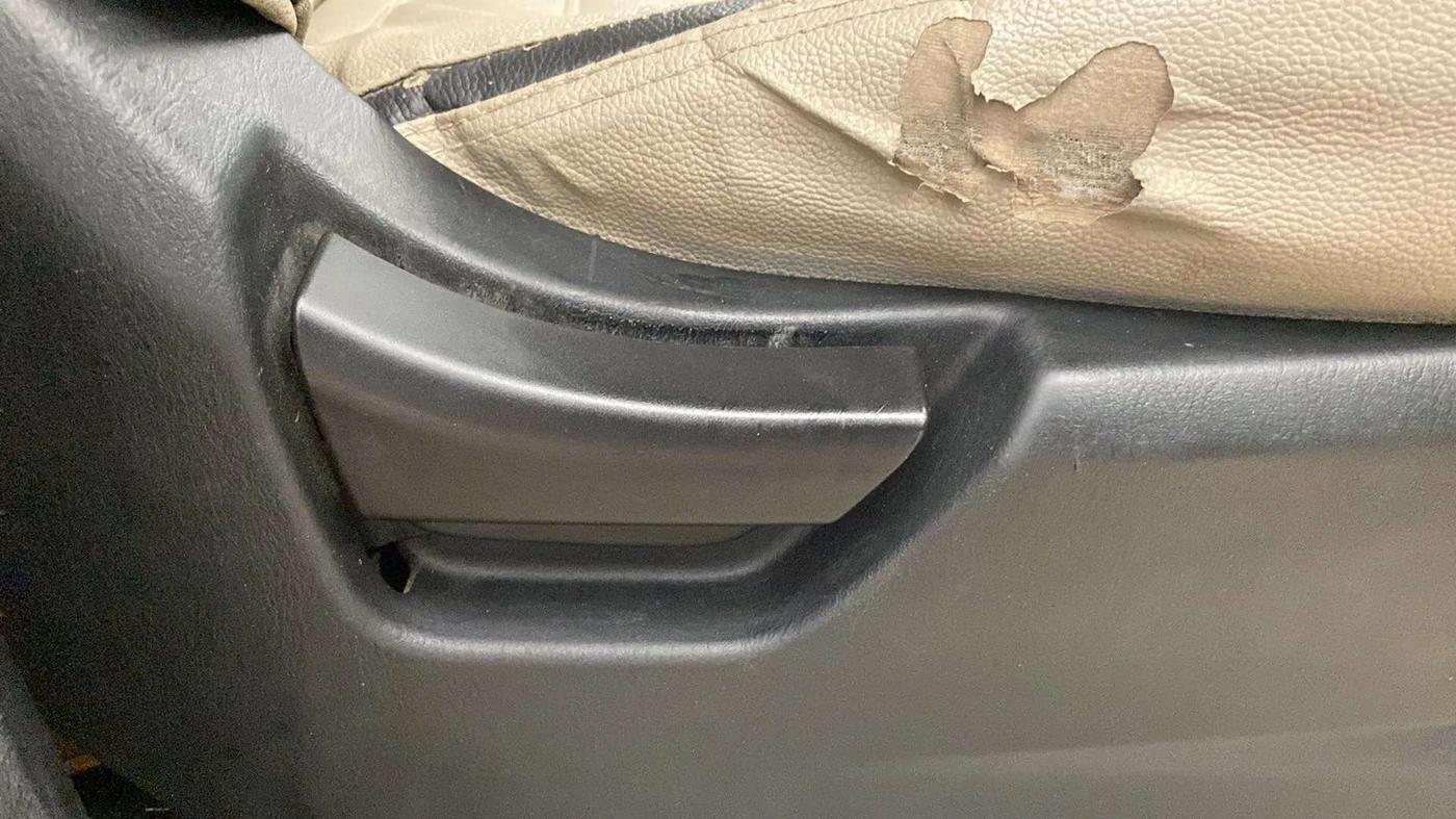2021 Mahindra Scorpio S3 PLUS, CNG, Manual, 59,176 km, Driver Side Adjustment Panel