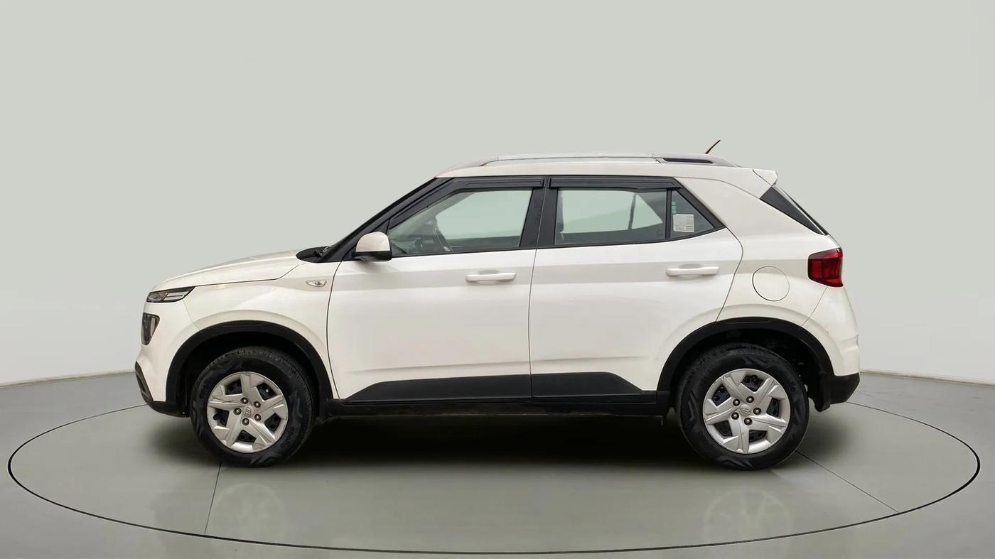 2020 Hyundai VENUE S 1.2, Petrol, Manual, 28,645 km, Left Side