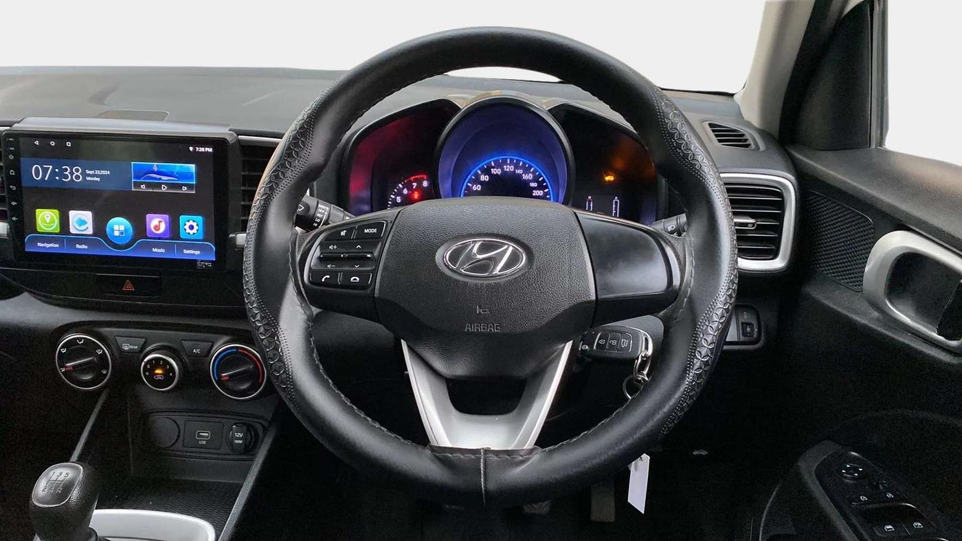 2020 Hyundai VENUE S 1.2, Petrol, Manual, 28,645 km, Steering Wheel Close Up