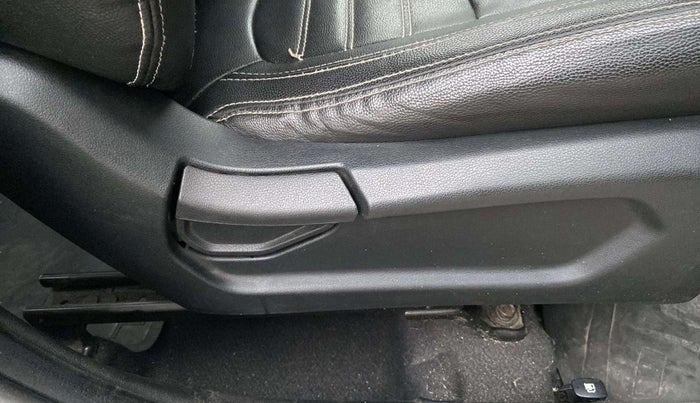 2020 Hyundai VENUE S 1.2, Petrol, Manual, 28,645 km, Driver Side Adjustment Panel