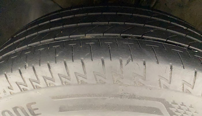 2019 Hyundai Elite i20 MAGNA PLUS 1.2, Petrol, Manual, 92,129 km, Left Front Tyre Tread