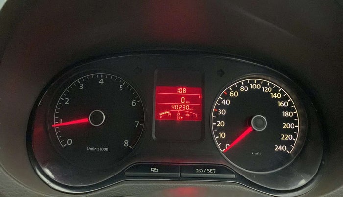 2013 Volkswagen Vento HIGHLINE 1.6 MPI, Petrol, Manual, 40,161 km, Odometer Image